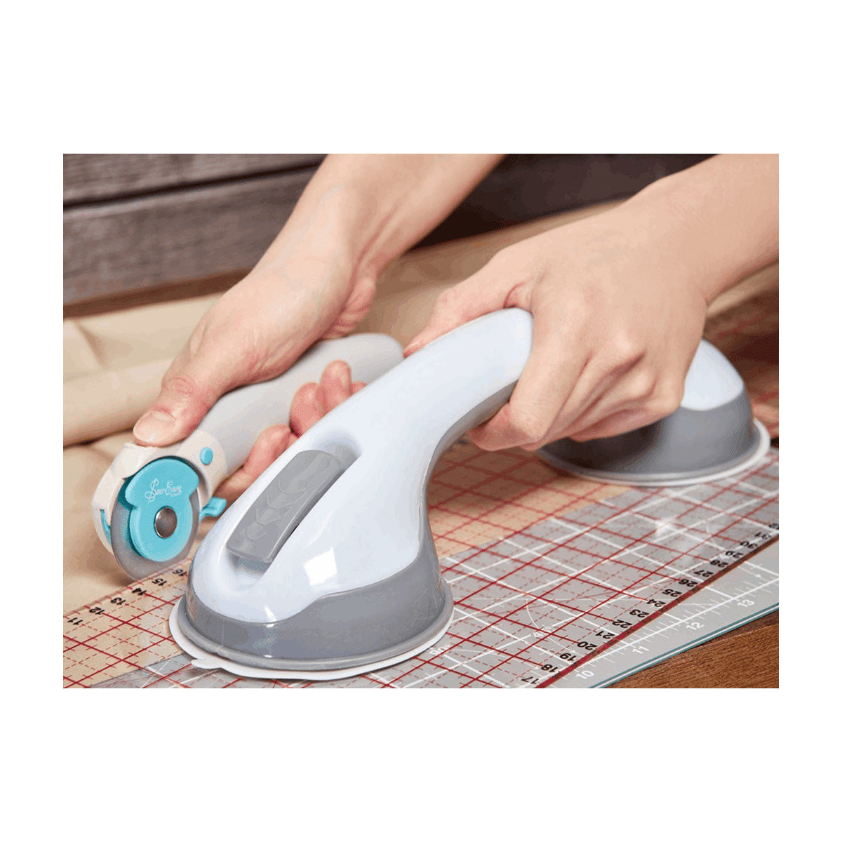 Sew Easy Ruler Grip -  Linealgriff (mit 2 starken Saugnäpfen)