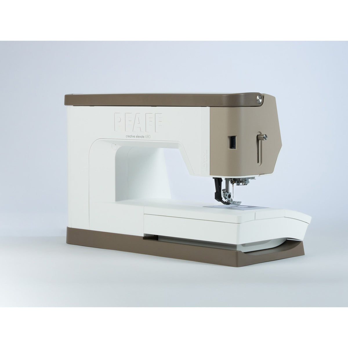 Pfaff creative elevate™ 680 Nähmaschine