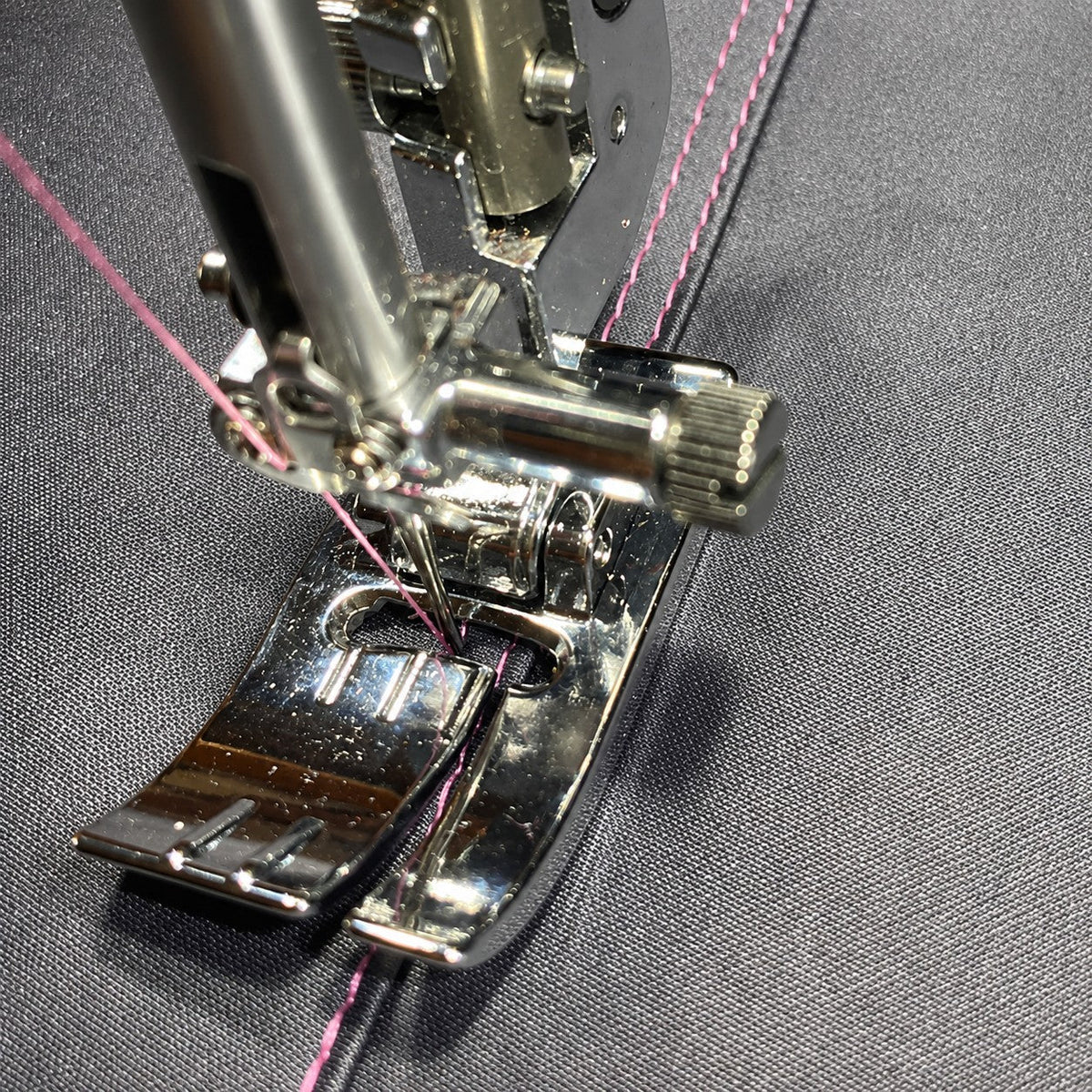 Janome Bi-Level Fuß links (für 7 mm Maschinen)