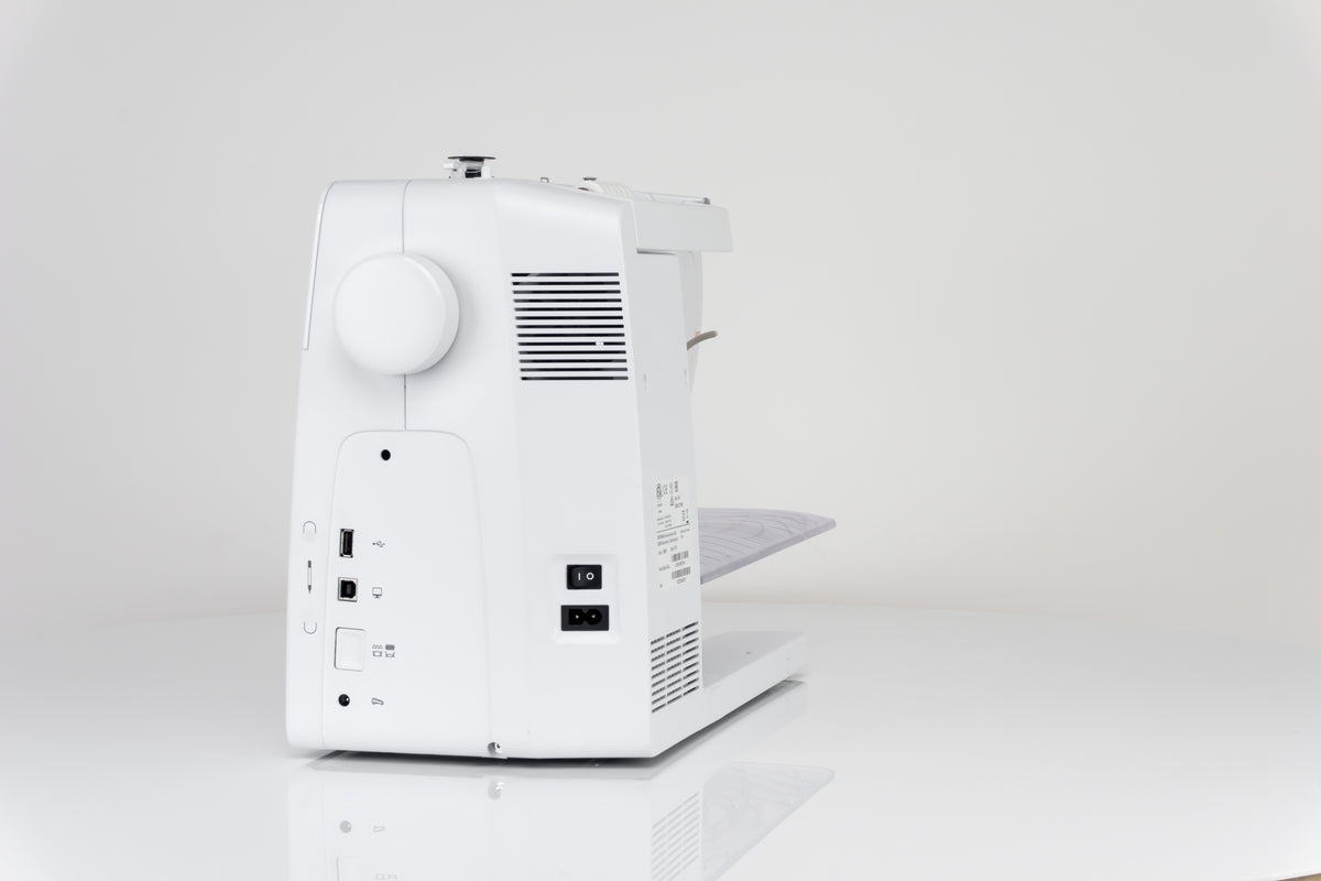 Bernina 475 QE Näh-und Quiltmaschine mit Vollschaftfüßchen