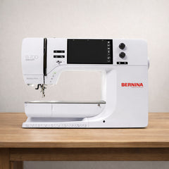 Bernina 700 Stickmaschine - ohne Stickmodul Versandrückläufer