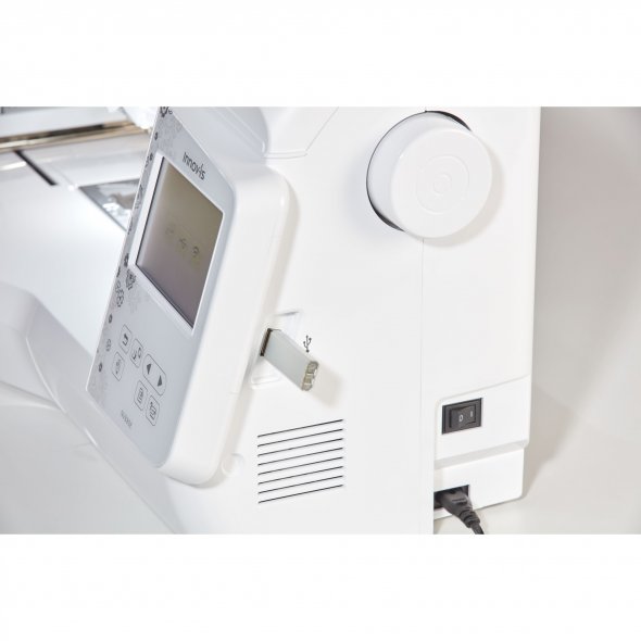 Brother Innov-is 880E Stickmaschine WLAN