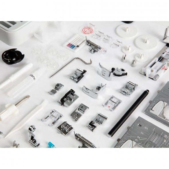 Janome Continental M17 unser Vorführmodell -  Große Näh- und Stickmaschine mit Stickmodul