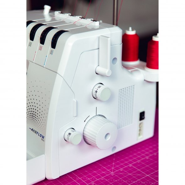 Brother AIRFLOW 3000 - 4 Faden Overlock mit Lufteinfädelung