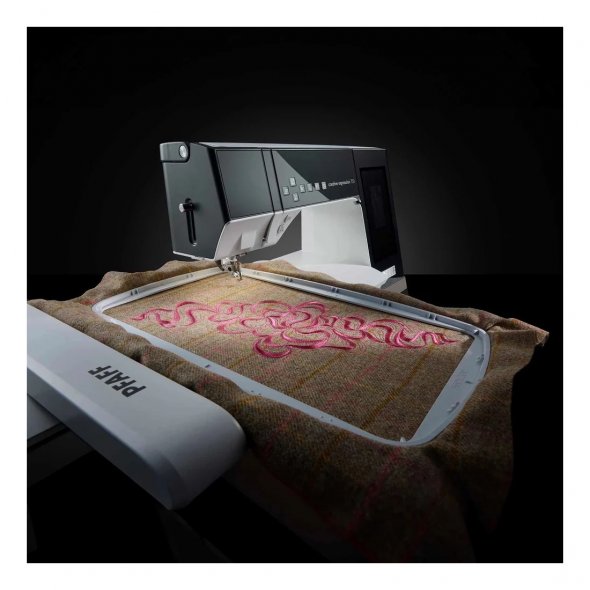 Pfaff Creative Expression 750 mit Stickmodul Näh- und Stickmaschine