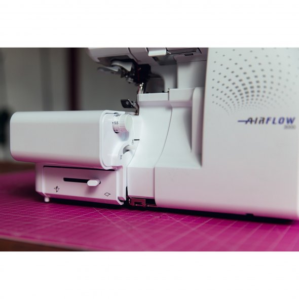 Brother AIRFLOW 3000 - 4 Faden Overlock mit Lufteinfädelung