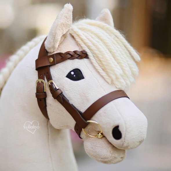 Kullaloo Hobby Horse Trense Material-Set gold mit braunem Leder