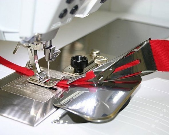 Bernina Nr. 95 Bandeinfasserfuß zu Bandeinfasser Nr. 87 Nr. 88