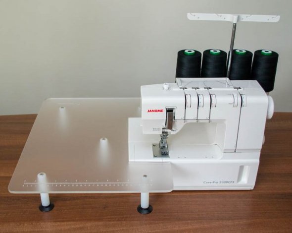 Anschiebetisch fürJanome 2000 CPX Coverlock (Acryl/ 600 x 400 mm)