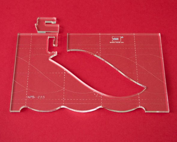Quilt-Lineal ''Blatt groß'' (Plexiglas 5 mm/ Muster 11x6,3 cm/ Lineal 12,7x20,2 cm)
