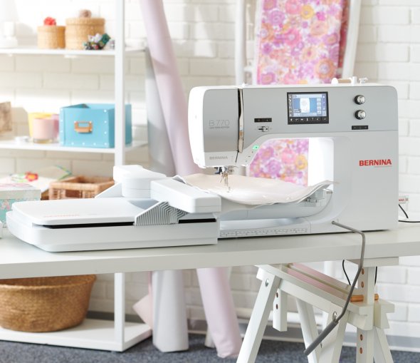 Bernina Kniehebel/ Freihandsystem (FHS) für NEUE 4er/ 5er/ 7er Serie