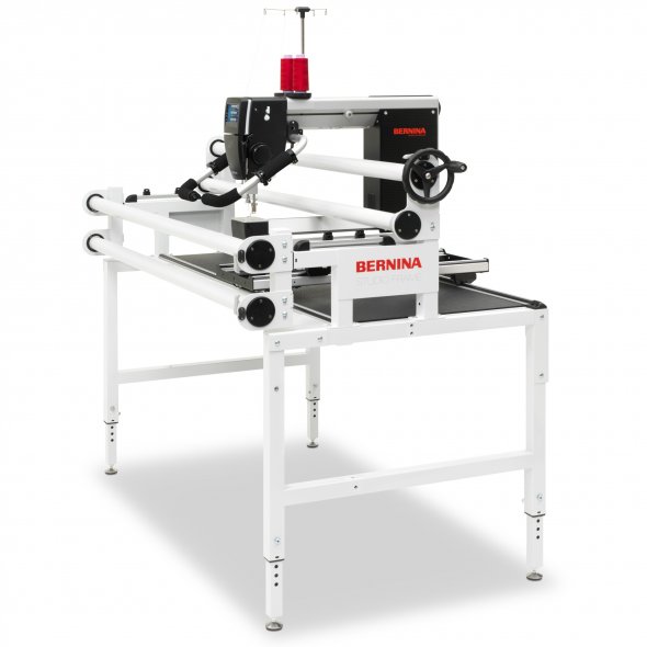 Bernina Q 16 PLUS Langarm Quiltmaschine mit Studio Frame 5-Fuß-Quiltrahmen