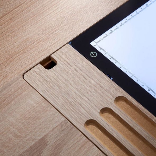 LED Lightpad + Stiftablage 40.18 + zusätzlicher Ausschnitt Simply-6 auf  li. Plattenfläche
