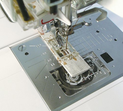 Janome Knopflochfuß B Kunststoff (9 mm)
