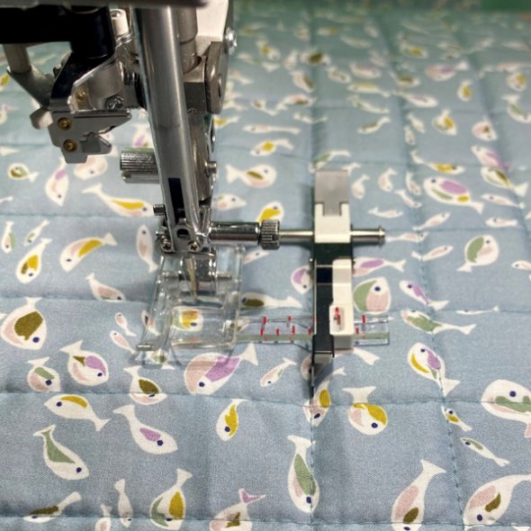 Janome Saumfuß mit verstellbarer Führung - Parallelnähfuß