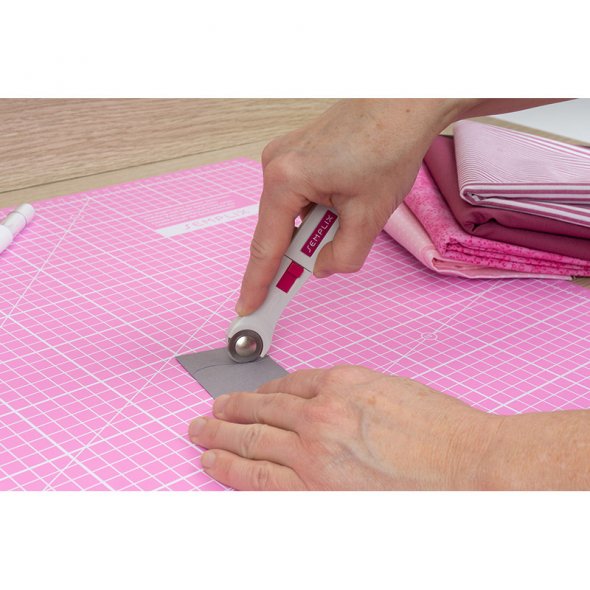 Semplix Schneidematten-Set A4 pink/lila Lineal/ Rollschneider 20 mm