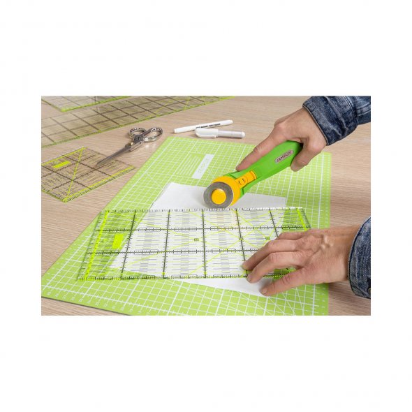 Semplix Rollschneider Maxi mit 3 Klingen (45 mm/ Gerade/ Wellen/ Zacken/ grün)