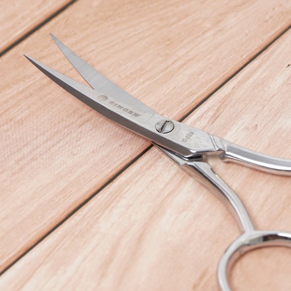 Singer Stickschere gebogen (11,4  cm/ 4,5")