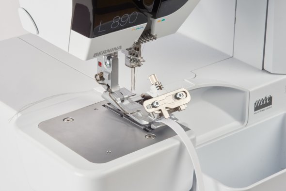 Bernina Nr. C14 Gummibandnähfuß für L 890 Overlock