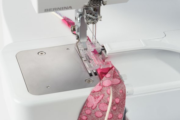 Bernina Nr. C16S Paspelfuß für L 890 Overlock (klein 3 mm)