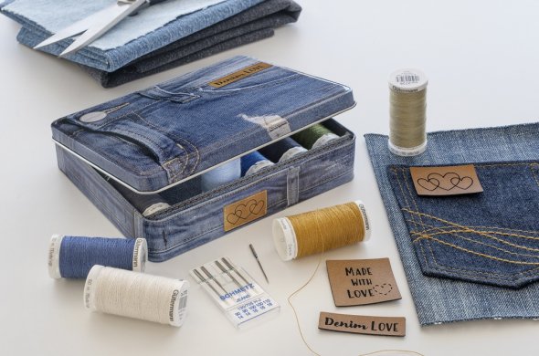 Gütermann Denim Box mit Jeansnadeln Lederetiketten No.50 (12 Farben/ 100 m)