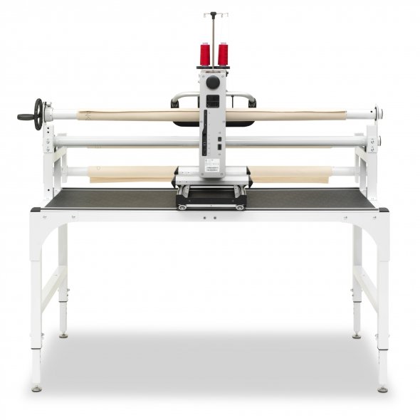 Bernina Q 16 PLUS Langarm Quiltmaschine mit Studio Frame 5-Fuß-Quiltrahmen