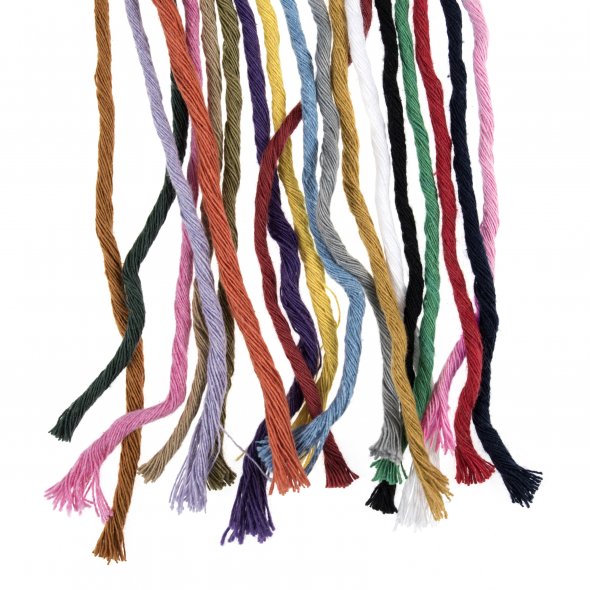 Makramee Garn (87 m x 4 mm/ verschiedene Farben)