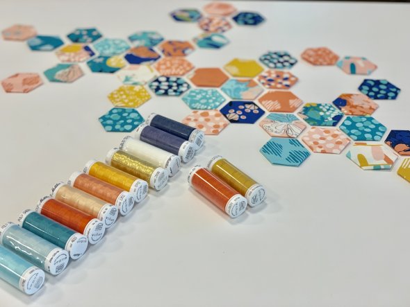 Amann Mettler POLY SHEEN 28-KIT No.40 200 m