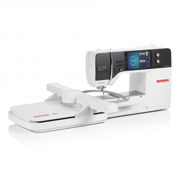 Bernina 790 PRO ULTRA Näh- und Stickmaschine mit Stickmodul