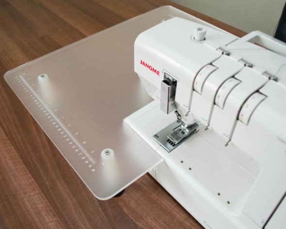 Anschiebetisch fürJanome 2000 CPX Coverlock (Acryl/ 600 x 400 mm)