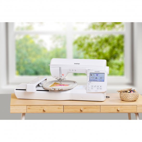 Brother Innov-is 880E Stickmaschine WLAN