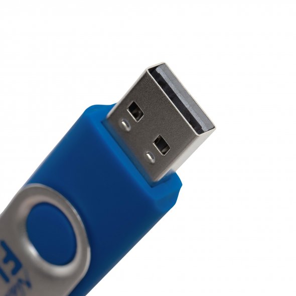 Nähwelt Flach USB Stick 8 GB (USB-A + USB-C Anschluss)