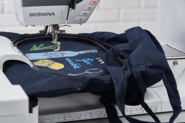 Bernina Stickrahmen Großer Freiarm-Stickrahmen 5er/ 7er/ 8er-Serie + B 990 mit dem genialen Zentralverschluss