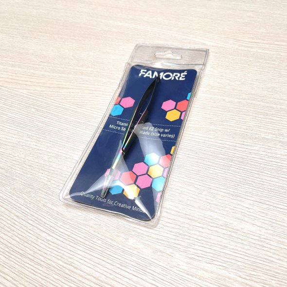 Famore Pinzettenschere (regenbogenfarben / Titan-Beschichtung)