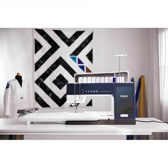 Pfaff® Creative Performance™ 950 - Näh- und Stickmaschinenkombination