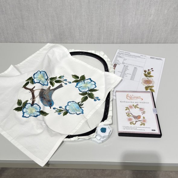 Windesign Stickmuster USB "Rotbrüstchen mit Wildrose" (9 Motive)