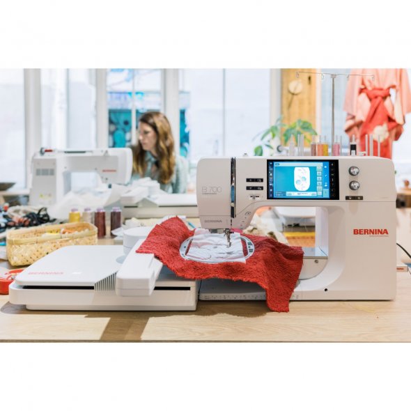 Bernina 700 PRO Stickmaschine - ohne Stickmodul