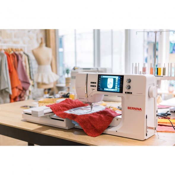 Bernina 700 PRO - mit Stickmodul