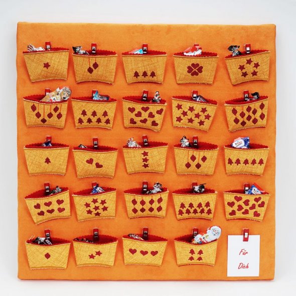 Nähwelt Flach Stickmuster USB Adventskalender (24 Motive / Multiformat)