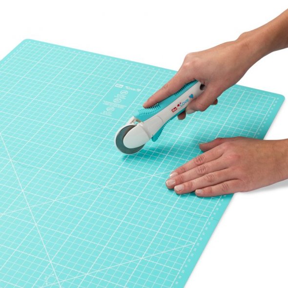 Prym Love Faltbare Schneideunterlage (45 x 60 cm/ cm Skalierung/ türkis)