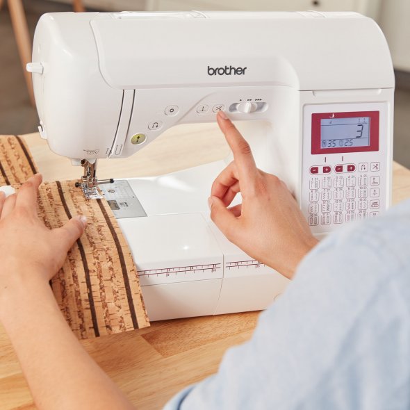 Brother Innov-is F400 Computer Nähmaschine