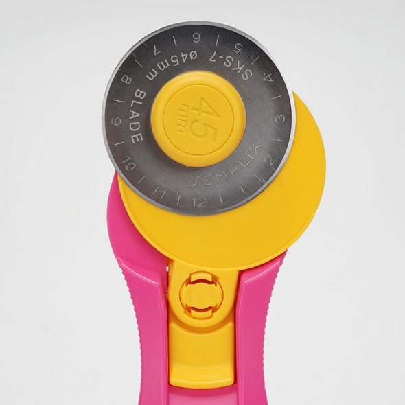 Semplix Rollschneider Maxi mit 3 Klingen (45 mm/ Gerade/ Wellen/ Zacken/ pink)