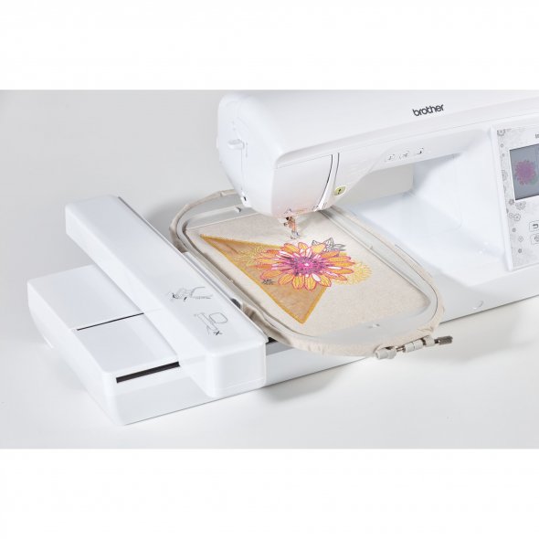 Brother Innov-is 880E Stickmaschine WLAN