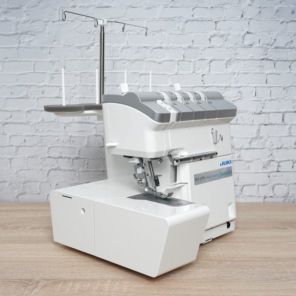 Juki MO-2500 Sumato 4/3/2 Faden Overlock mit Lufteinfädelung