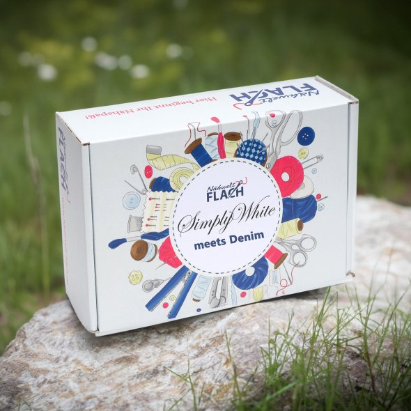 Nähwelt Flach Materialbox "SimplyWhite meets Denim" (OHNE USB-Stick)