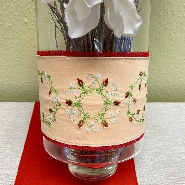 Windesign Stickmuster USB Oster-Blumen-Kranz (8 Stickmuster)