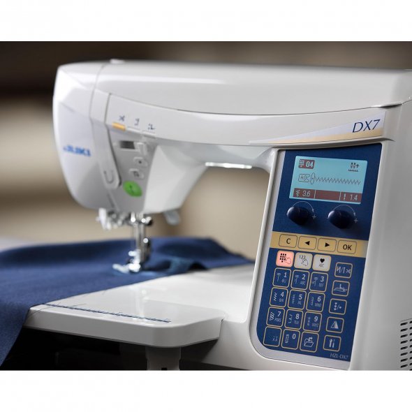 Juki HZL-DX7 Computer Nähmaschine