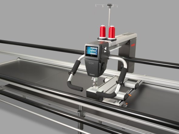 Bernina Q 24 Langarm Quiltmaschine mit Pro Classic Quiltrahmen