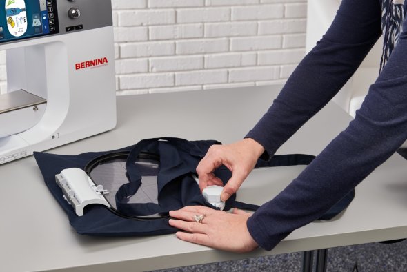 Bernina Stickrahmen Großer Freiarm-Stickrahmen 5er/ 7er/ 8er-Serie + B 990 mit dem genialen Zentralverschluss