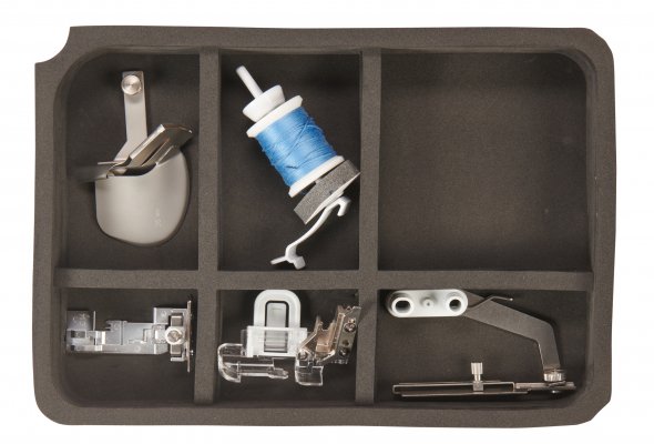 Bernina Zubehörkoffer Overlock (ohne Zubehör/ 3 Einsätze/ 33x15x25 cm/ schwarz)